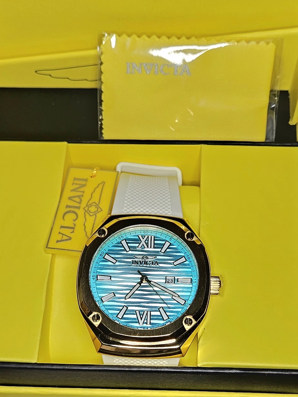 NWT Invicta Akula 50694 Gold Tone 48mm Blue Wave Dial White Silicone Men's Watch